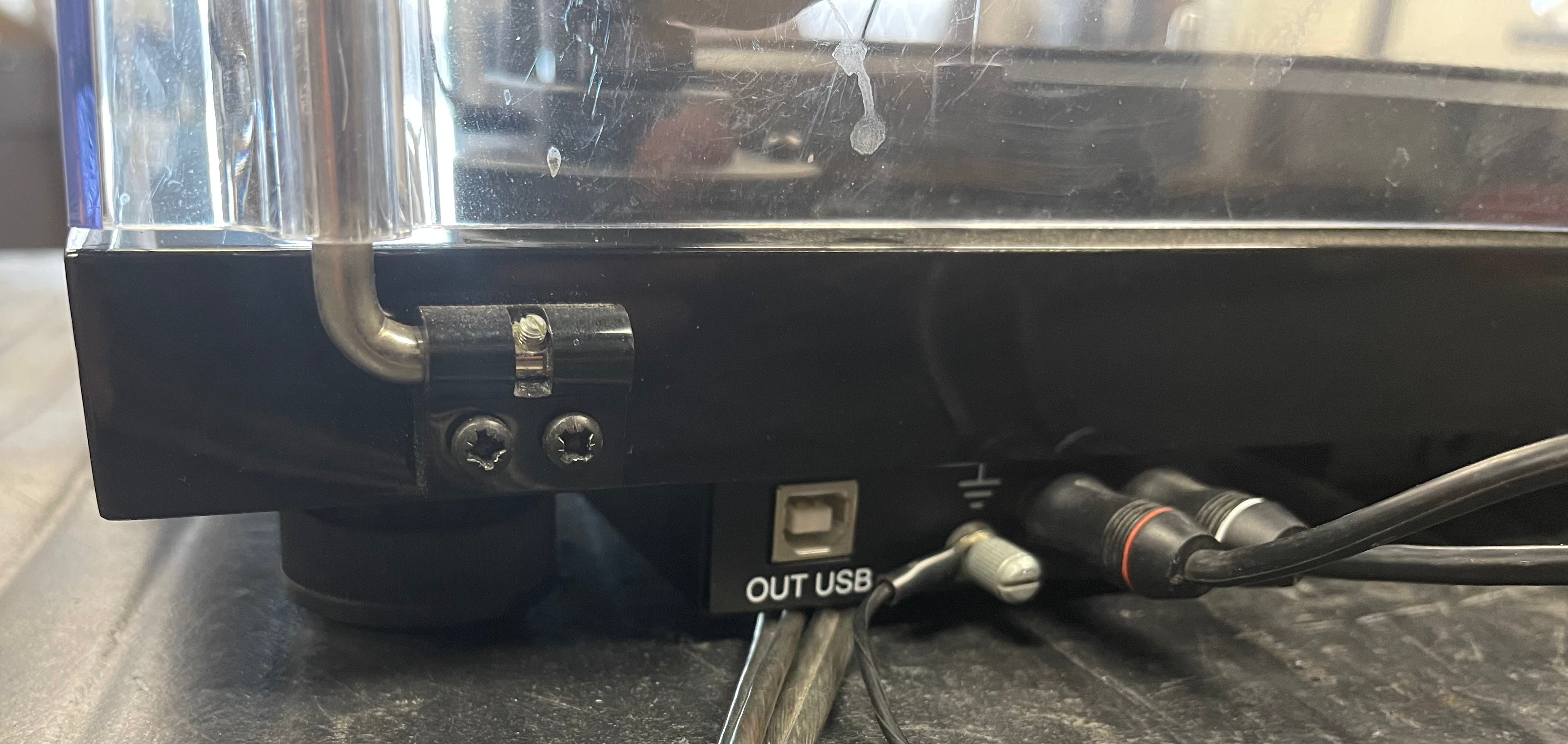 Pro-Ject Debut Carbon Line Out Only Turntable