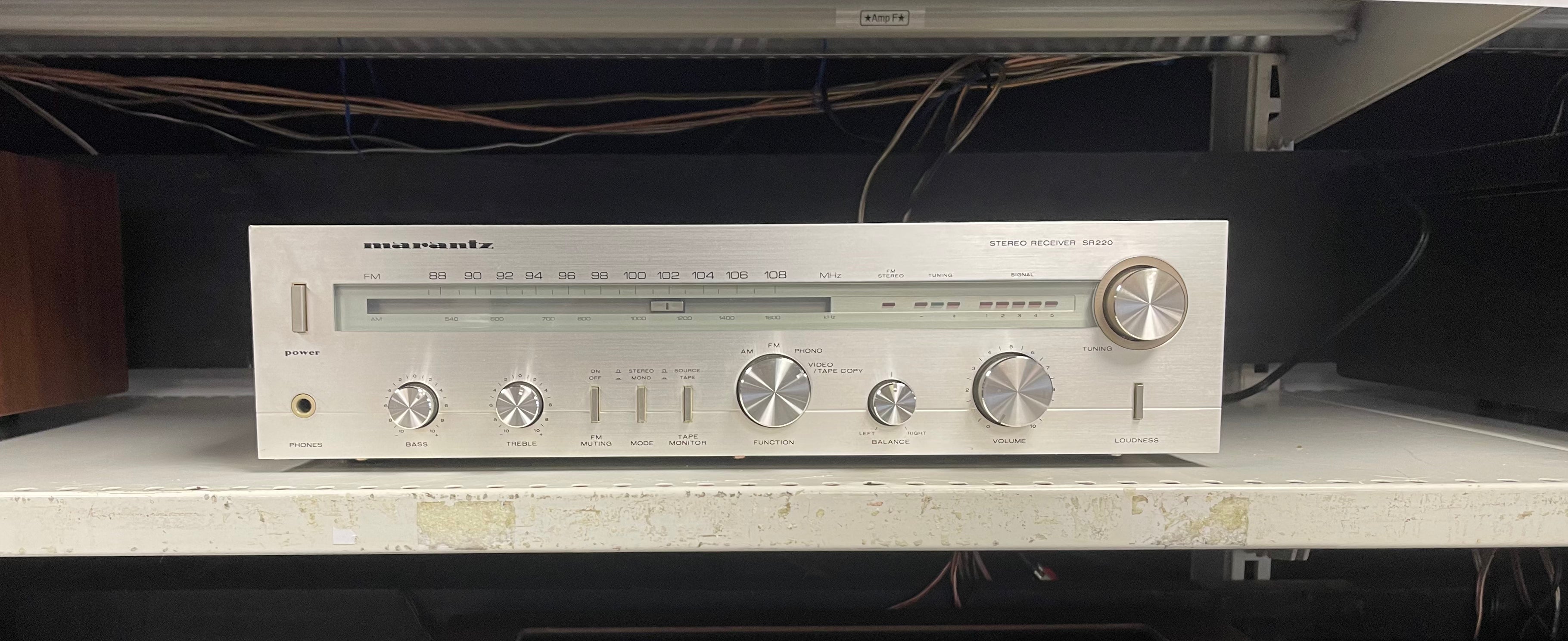Marantz SR220 Stereo Receiver