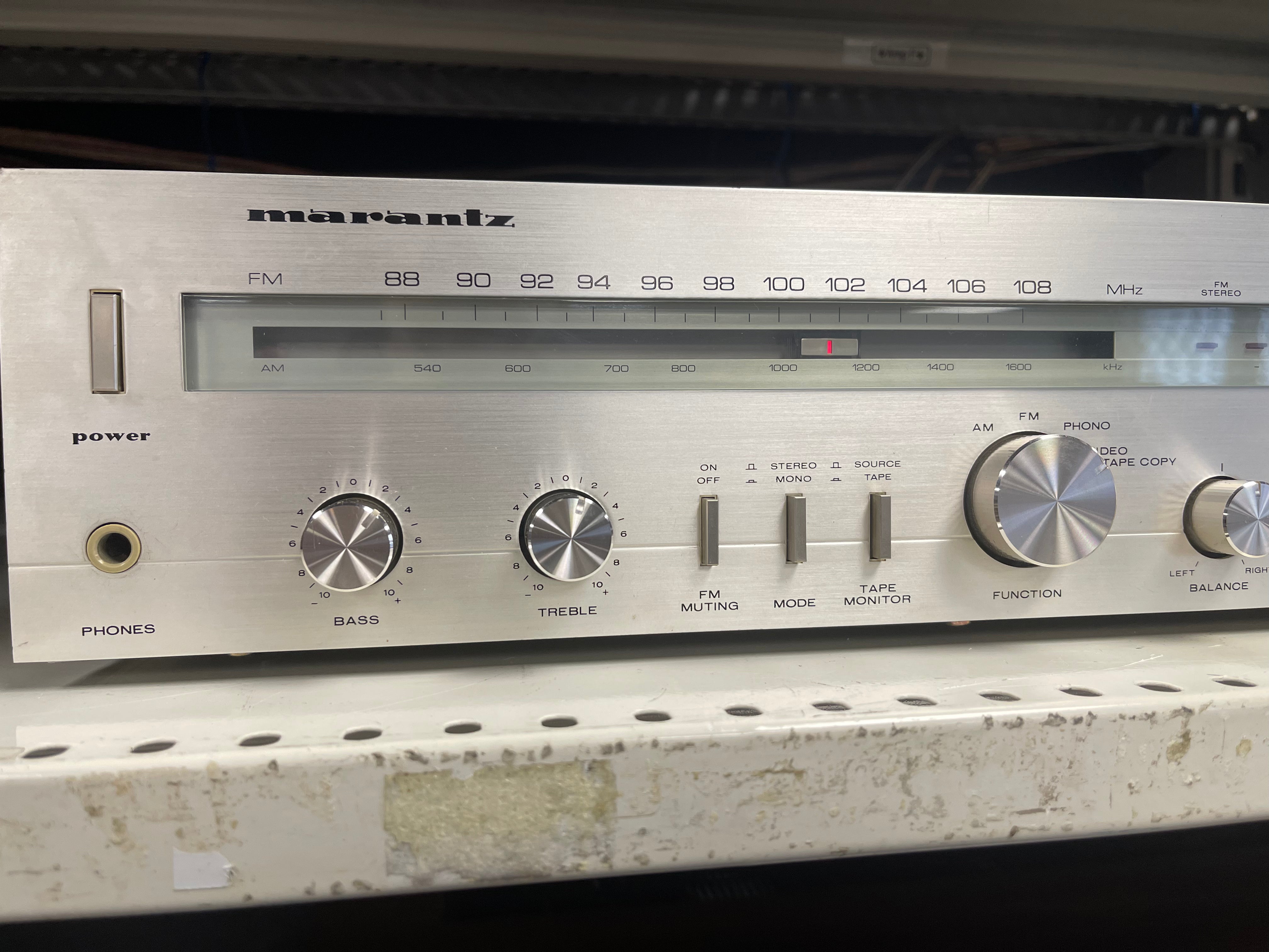Marantz SR220 Stereo Receiver