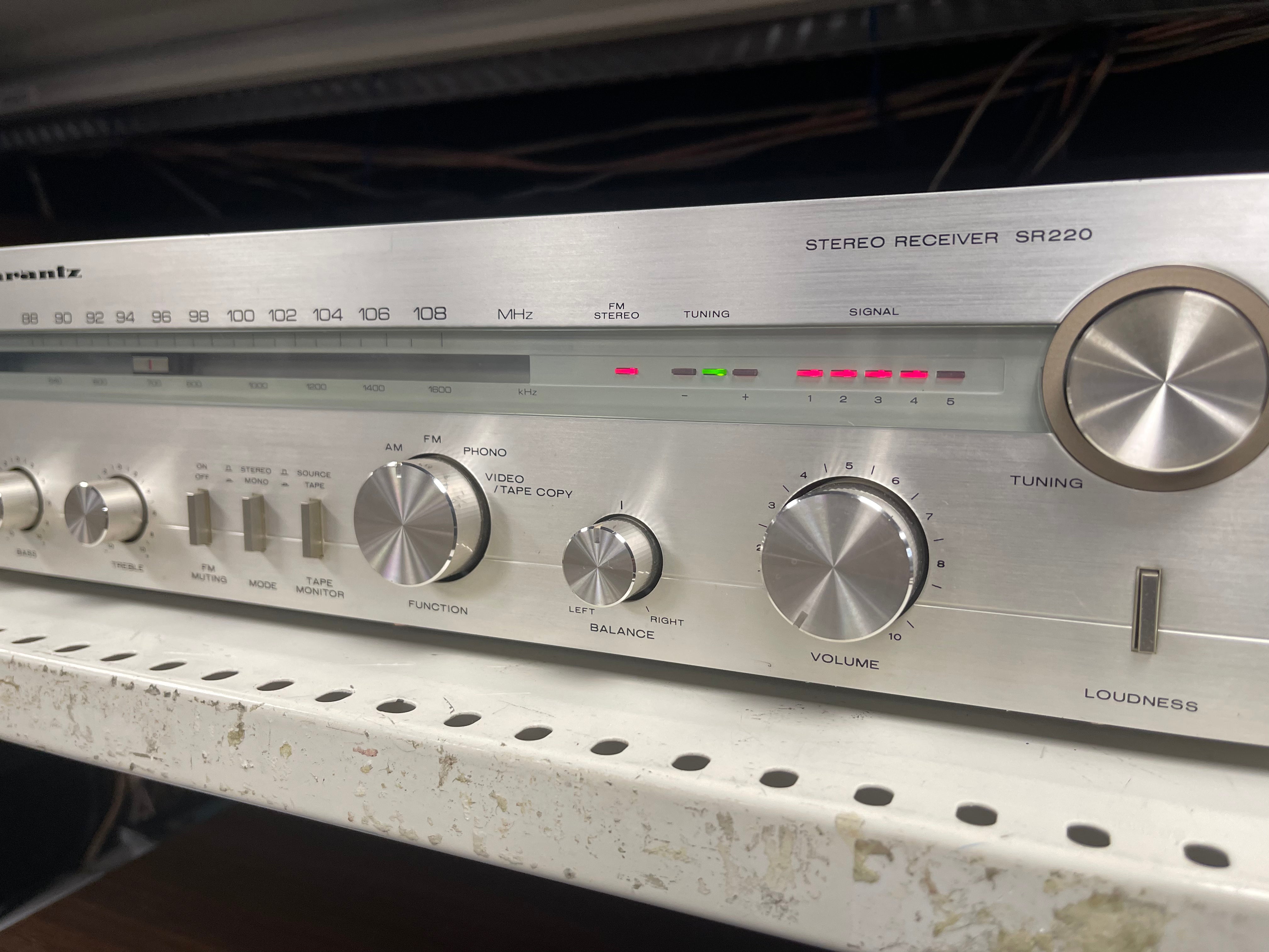 Marantz SR220 Stereo Receiver