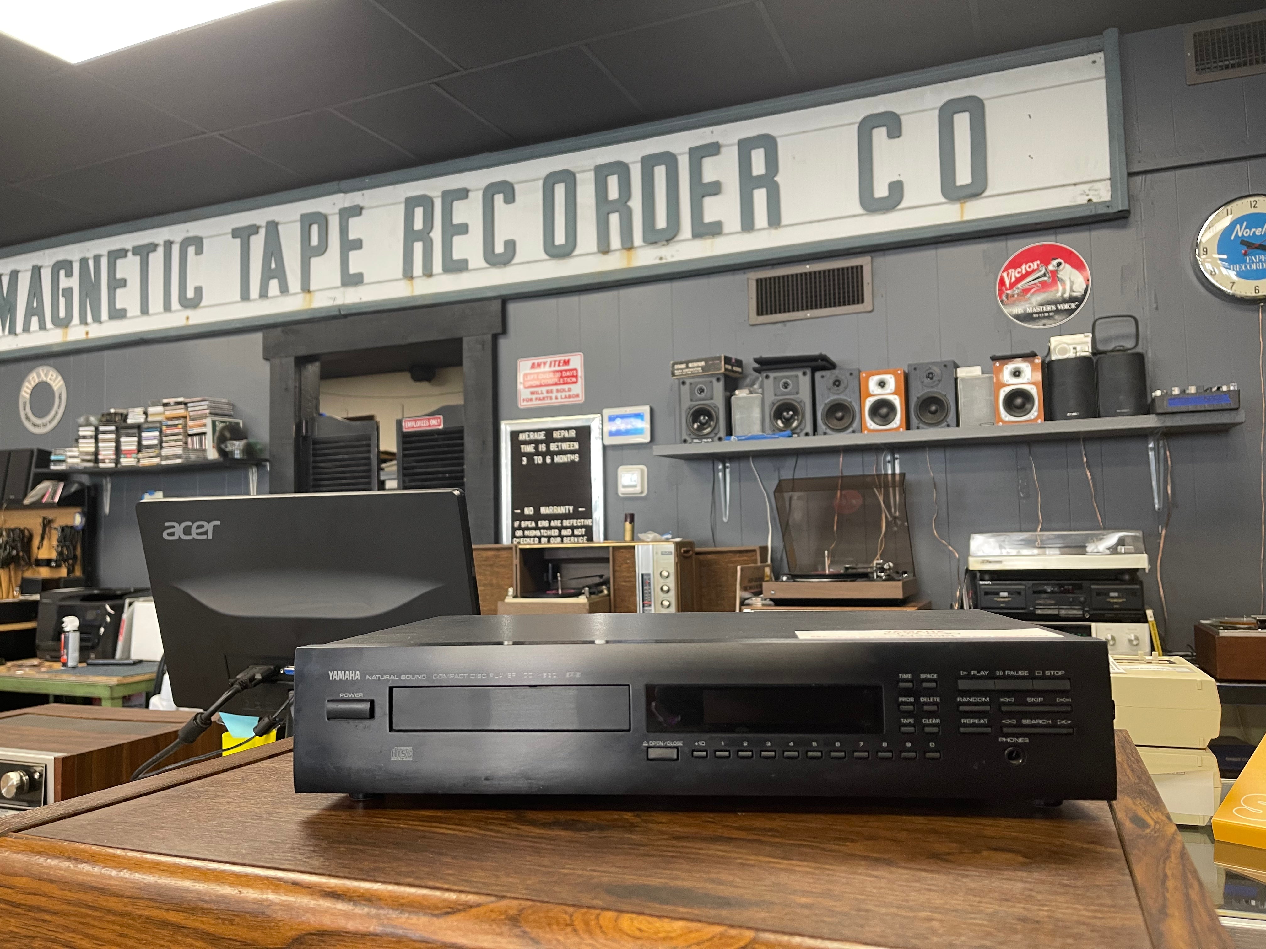 Yamaha CDX 530 Natural Sound CD Player