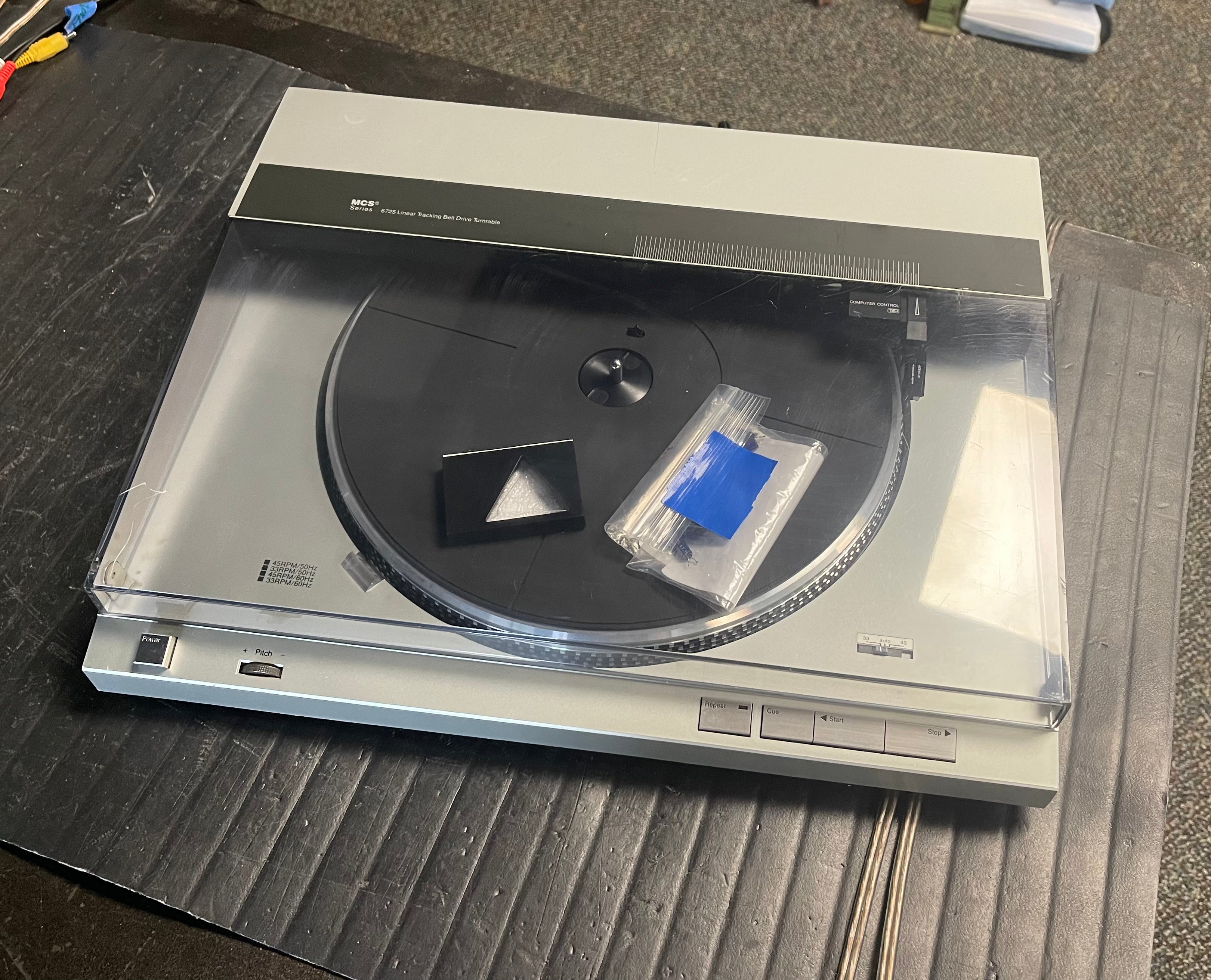 MCS (Modular Component Systems) 6725 Linear Tracking Turntable