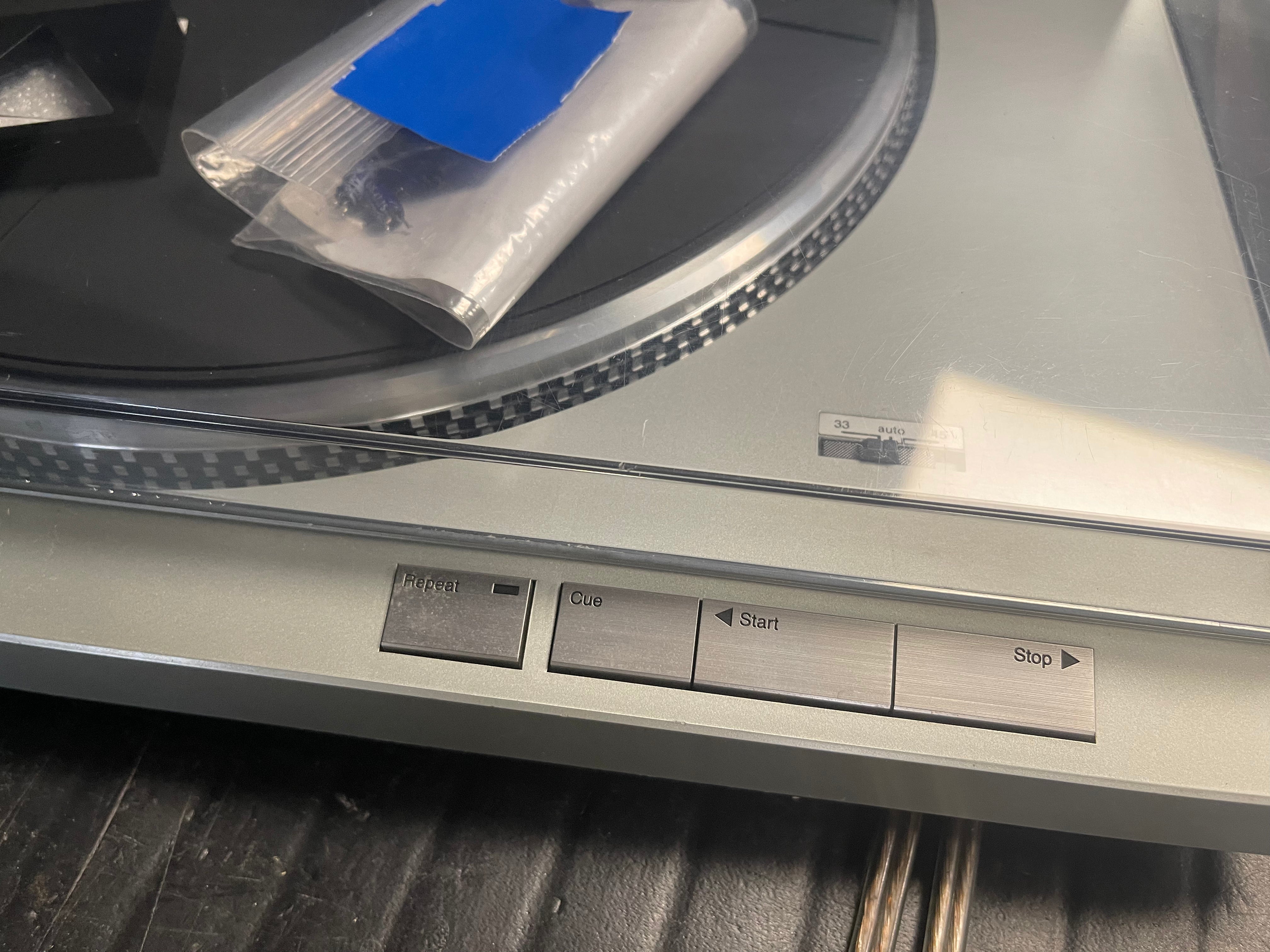 MCS (Modular Component Systems) 6725 Linear Tracking Turntable