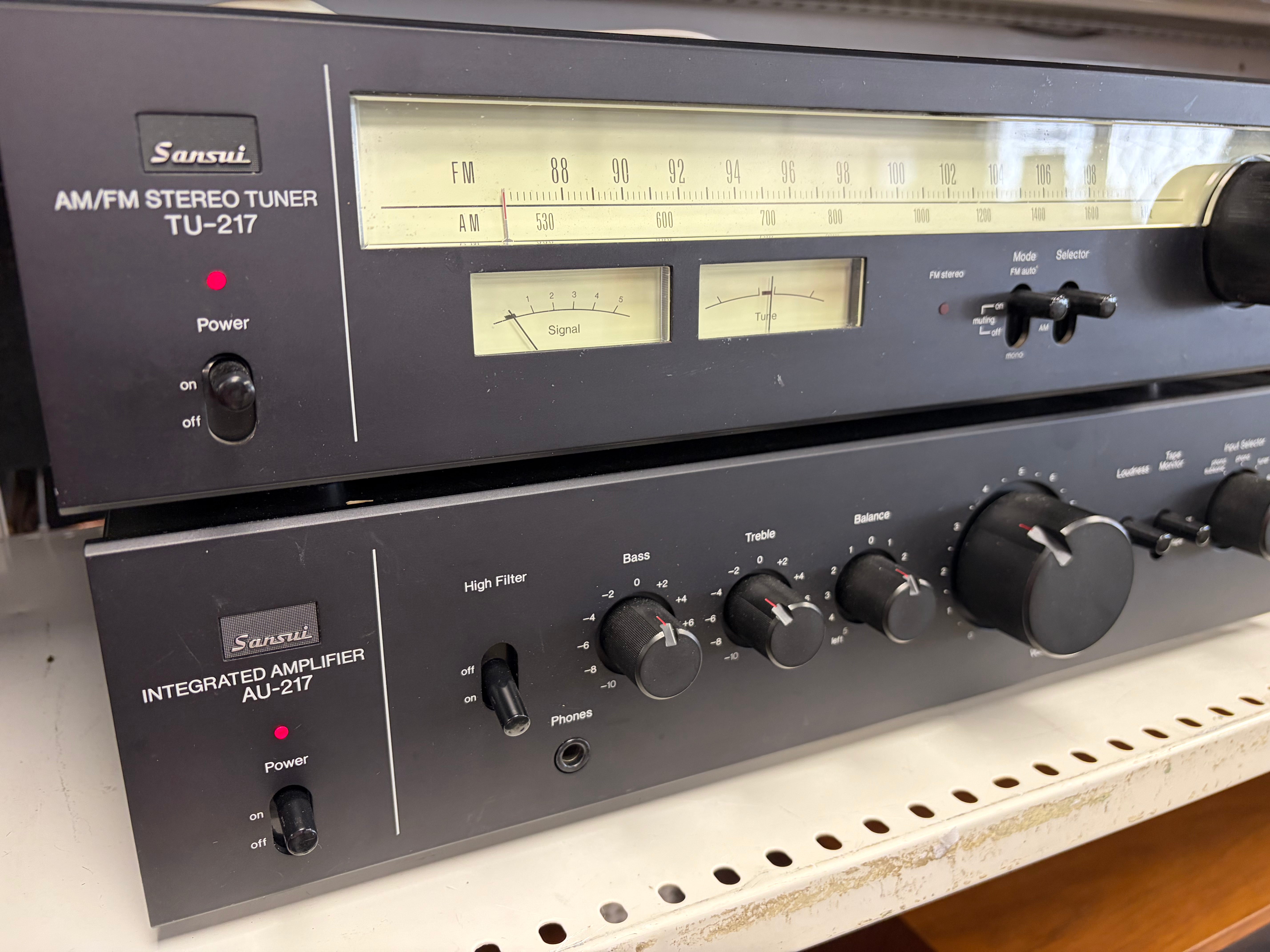 Sansui AU-217 Integrated Amp And TU-217 Tuner