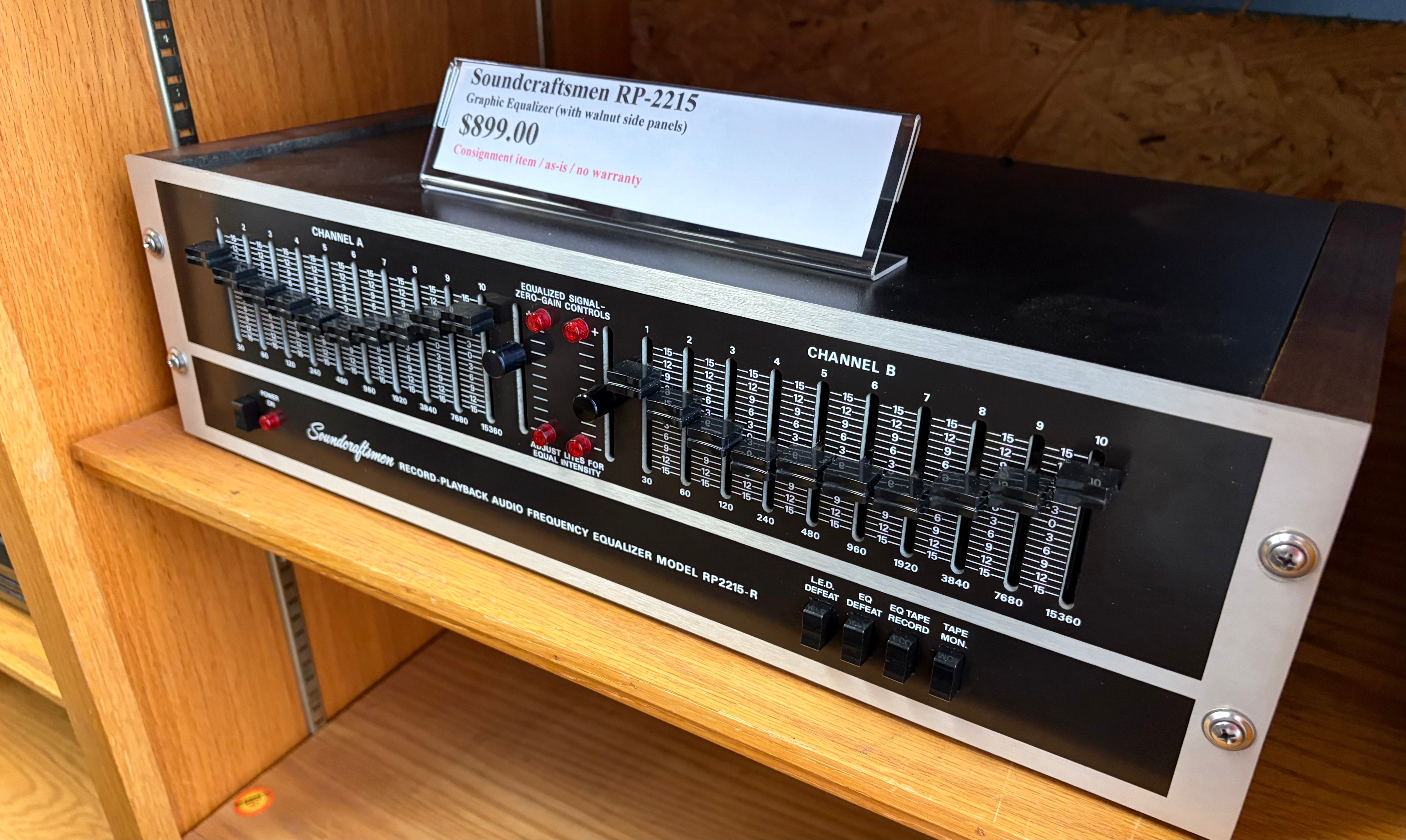 Soundcraftsmen RP-2215 Graphic EQ With Walnut Side Panels