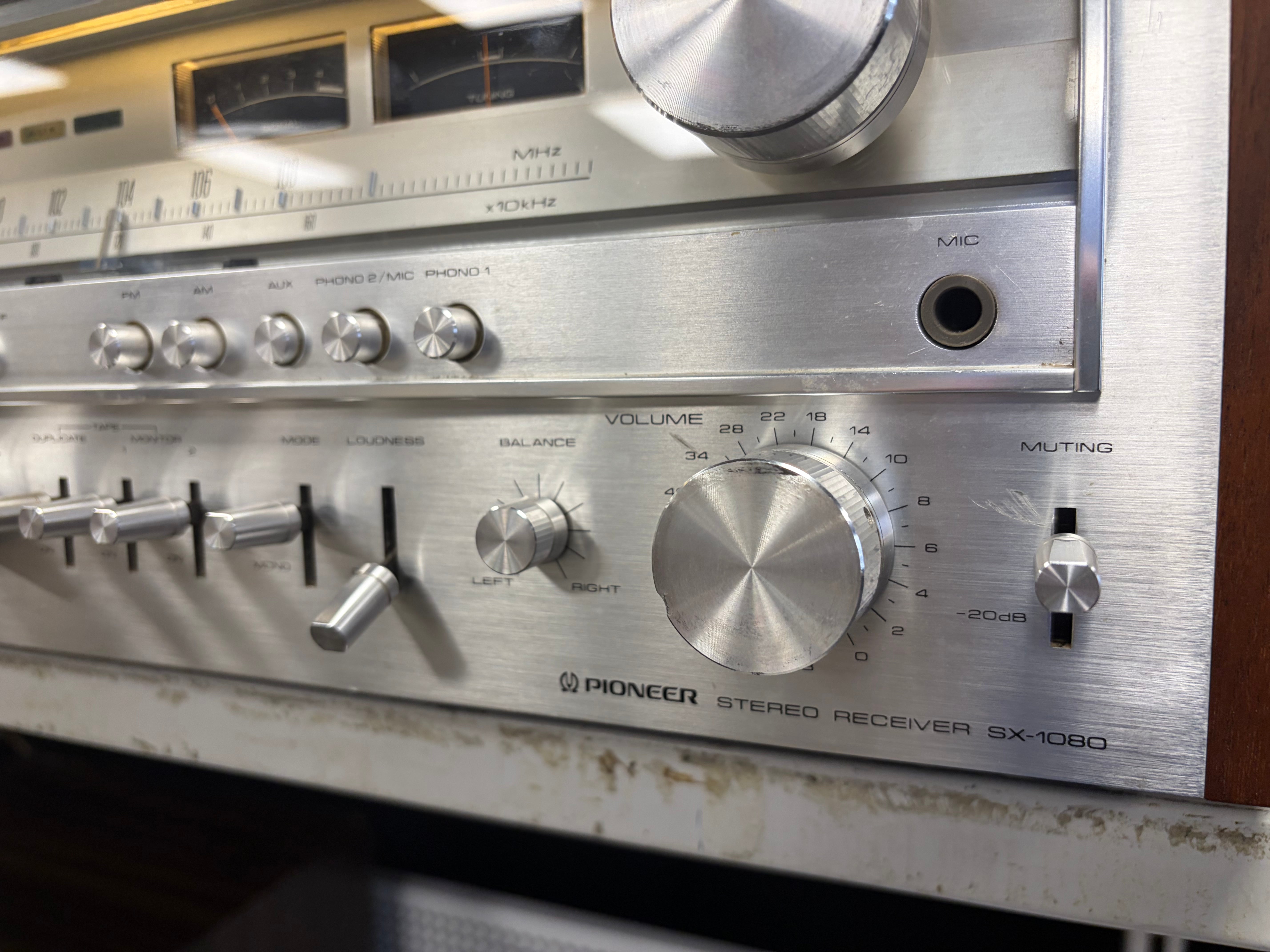 Pioneer SX-1080 AM/FM Stereo Receiver
