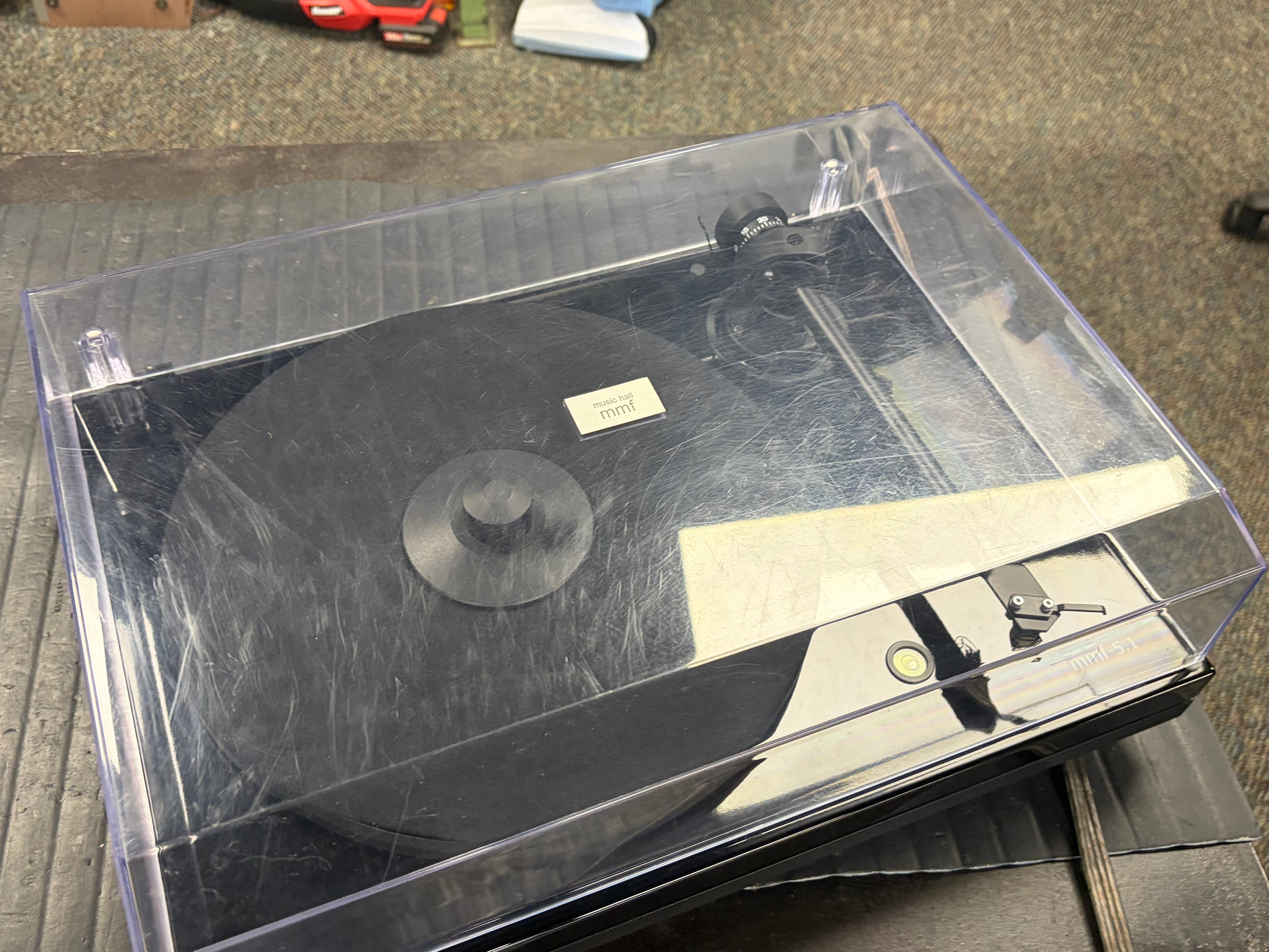 Music Hall MMF-5.1 Turntable