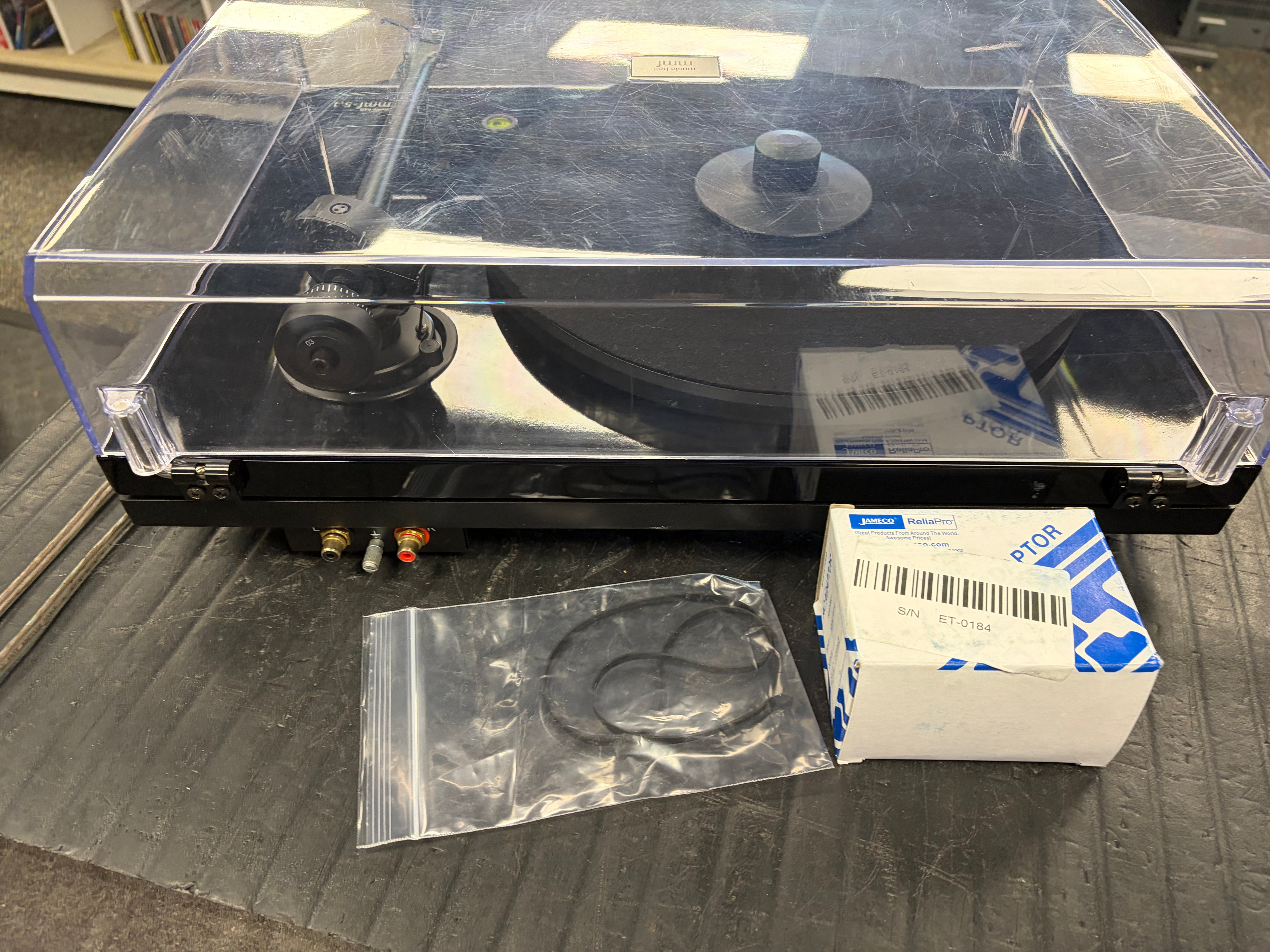 Music Hall MMF-5.1 Turntable