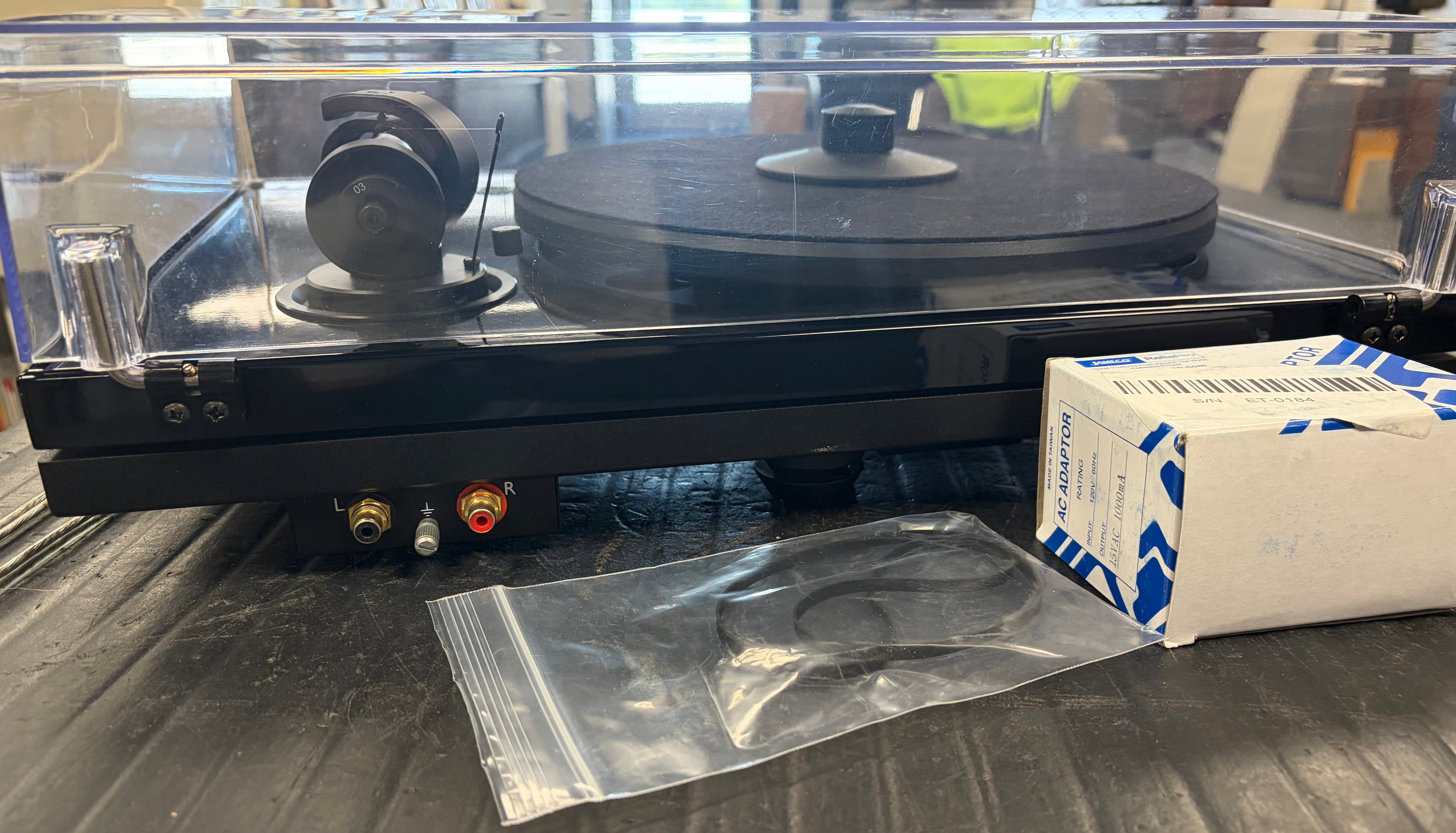 Music Hall MMF-5.1 Turntable