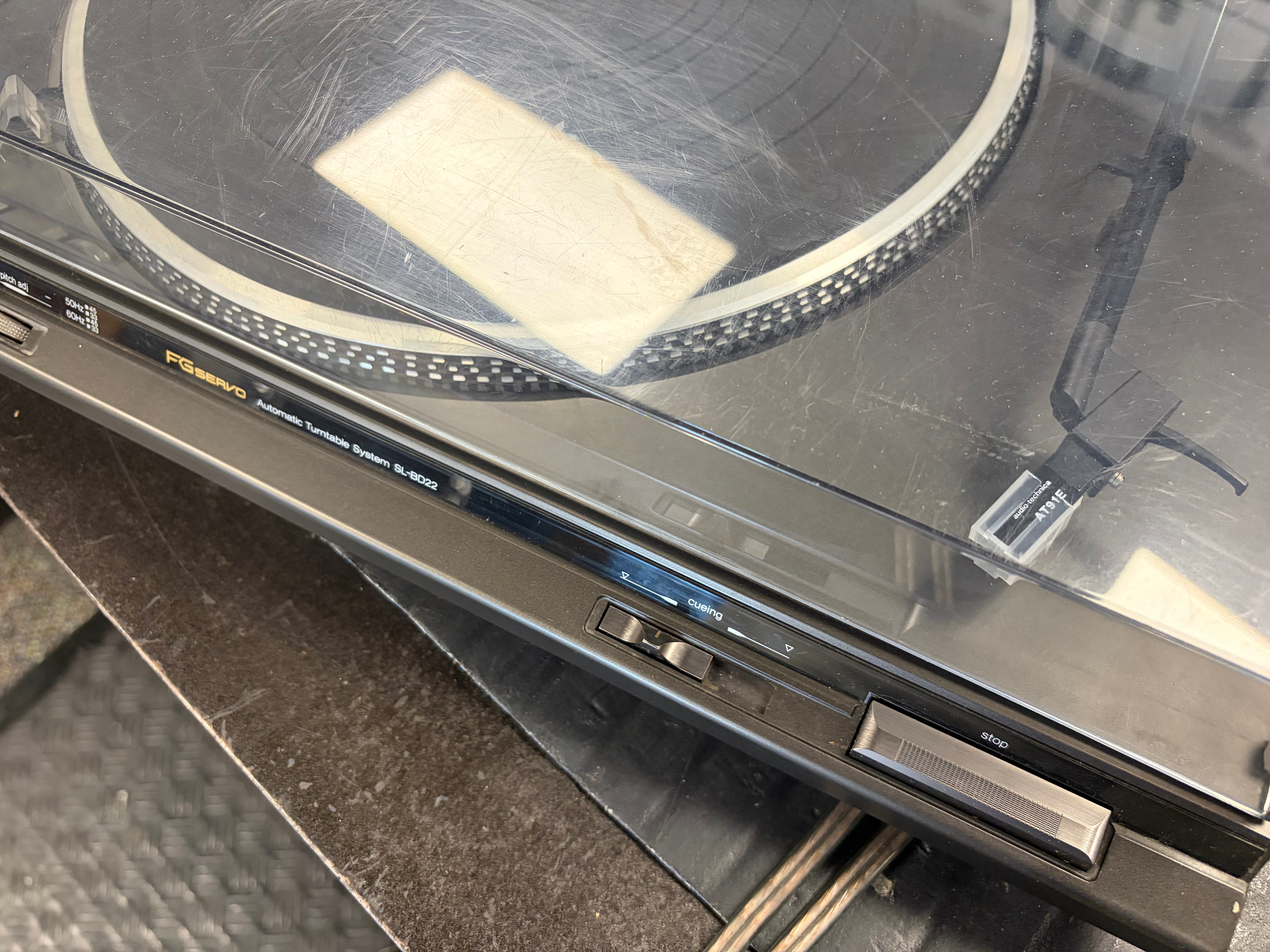 Technics SL-BD22 Belt Drive Turntable