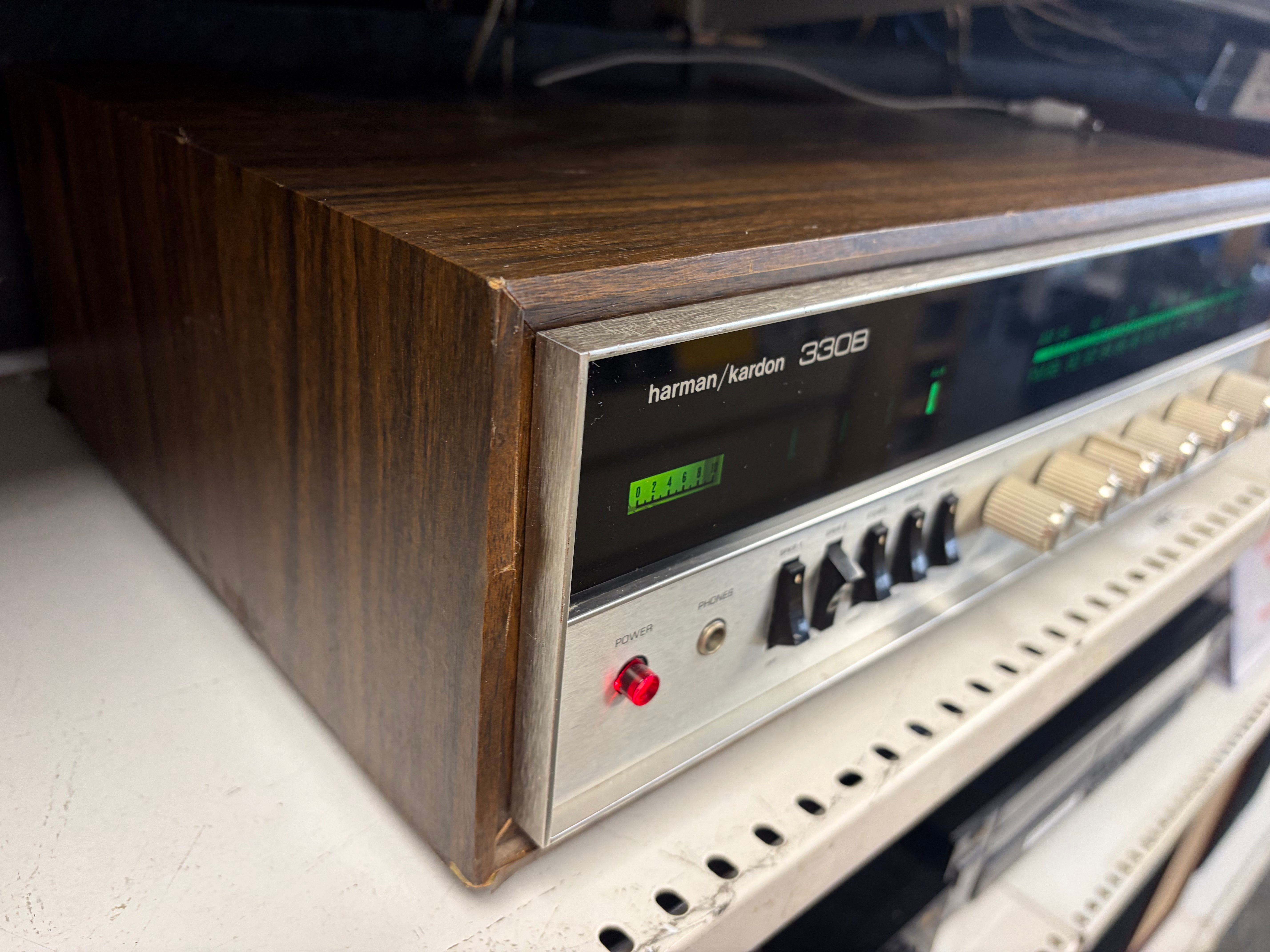 Harman Kardon 330B AM/FM/ Stereo Receiver