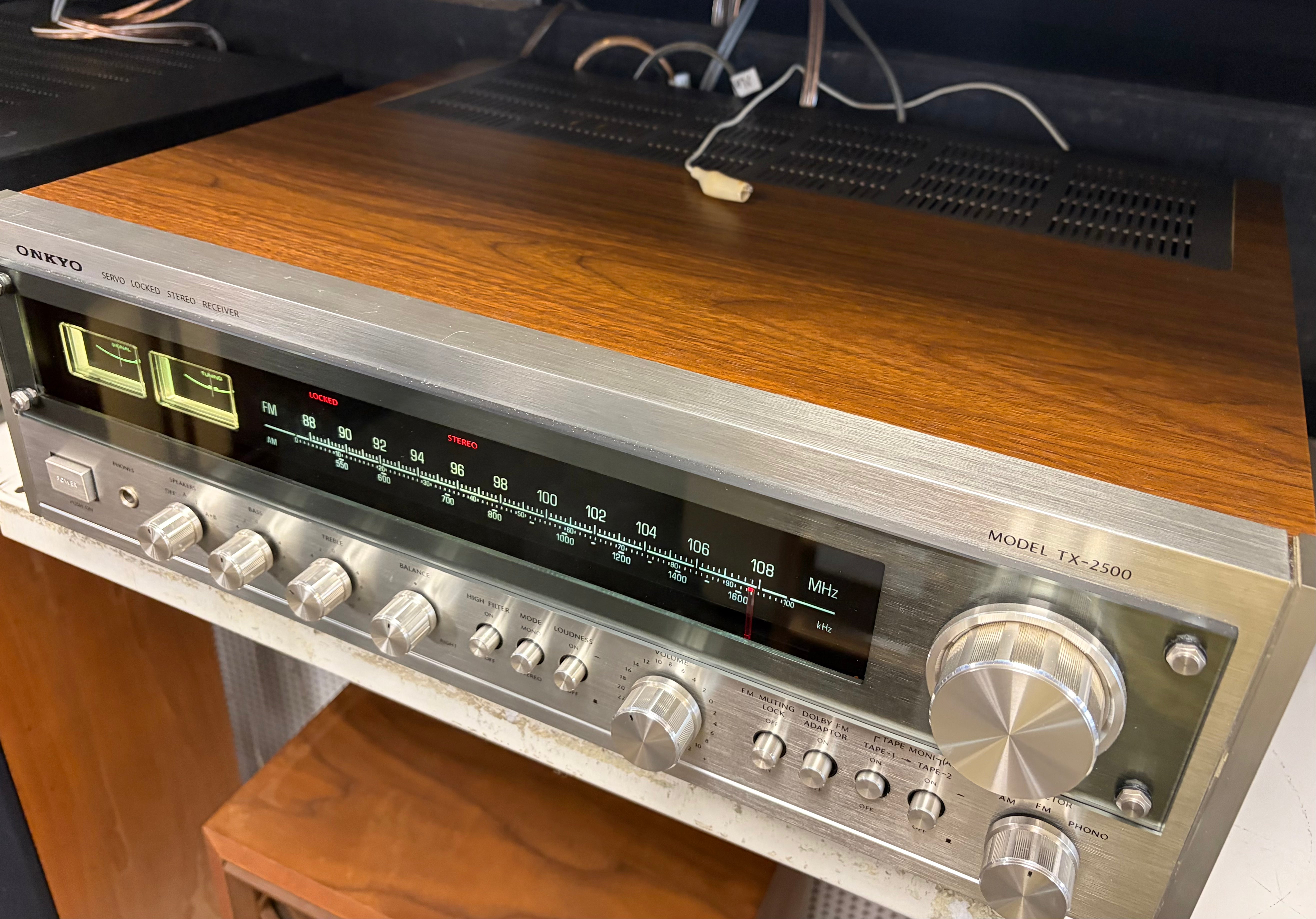 Onkyo Model TX-2500 Servo Locked Stereo Receiver