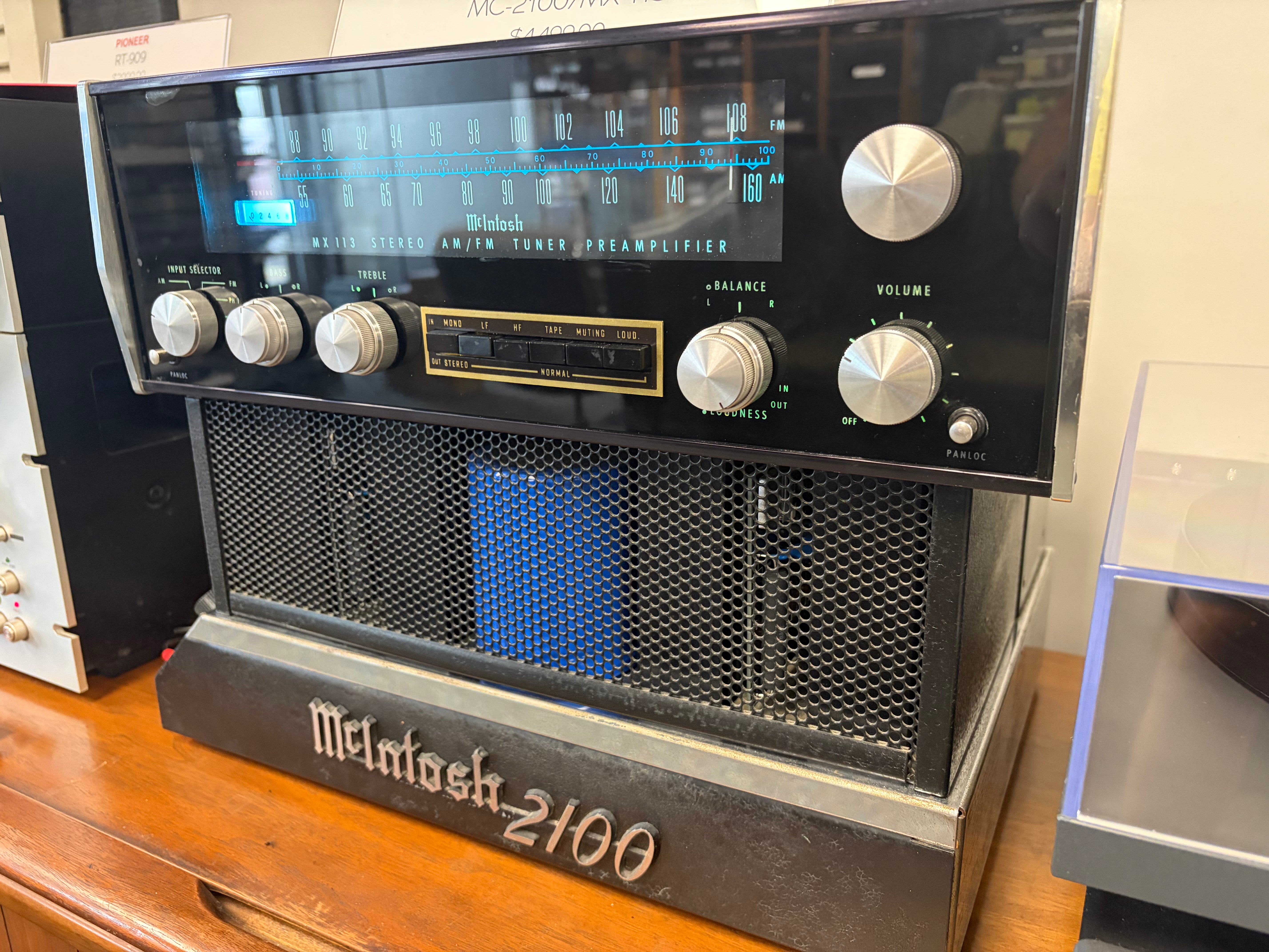 McIntosh MC2100 Amp & MX113 Pre Amp/Tuner